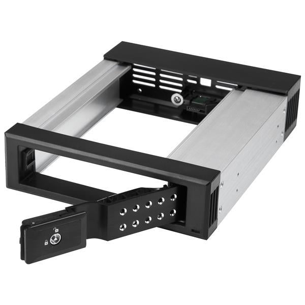 StarTech Accessory MO Racks 5.25 inch to 3.5 inch SATA/SAS Hot Swap Bay Trayless Retail (HSB1SATSASBA) - V&L Canada
